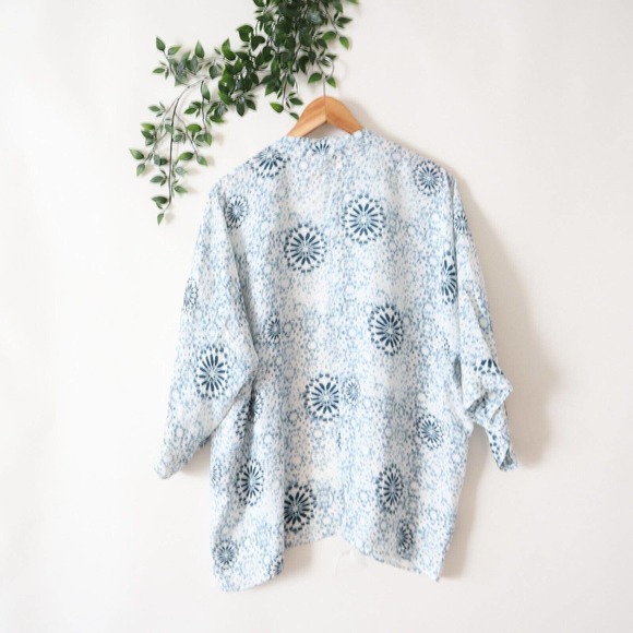 Lou & Grey Women's Blue & White Geometric Rayon Open Kimono Top Small - Picture 3 of 6